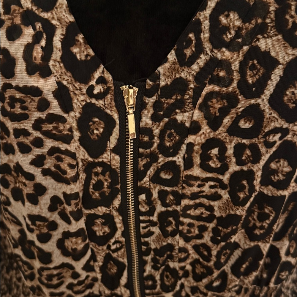 Leopard Print Zip-Up Blouse NEW - Picture 2 of 6